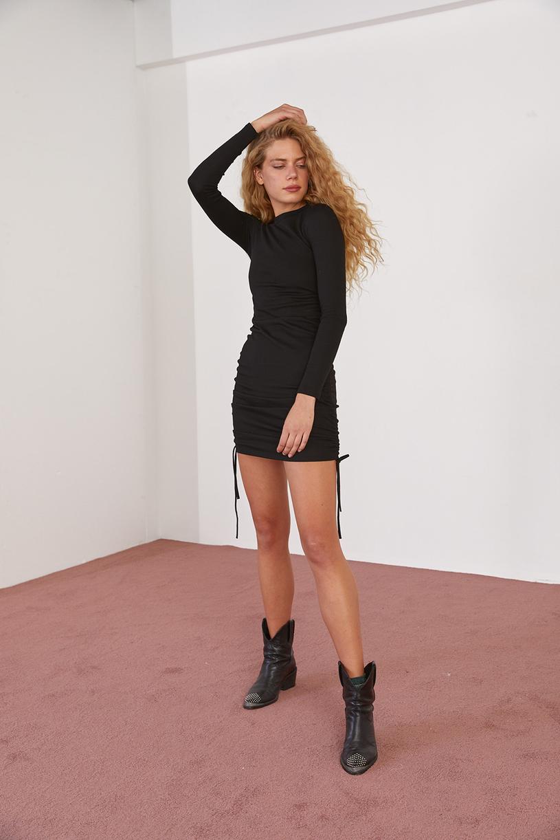 Siyah Büzgülü Triko Elbise