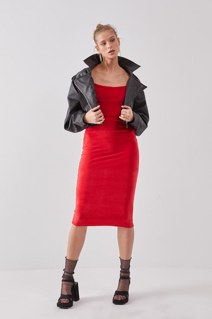 Kırmızı Sırt Dekolte Kadife Elbise