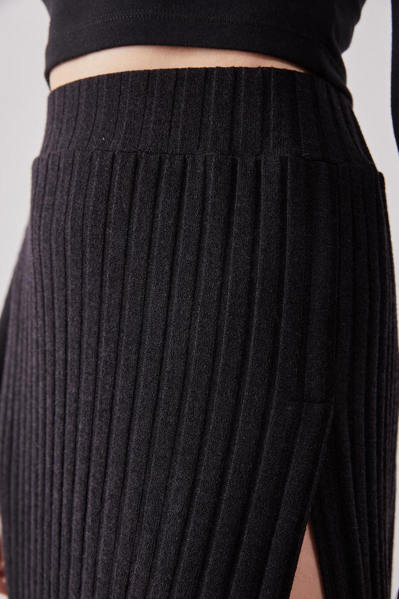Black Knit Slit Skirt