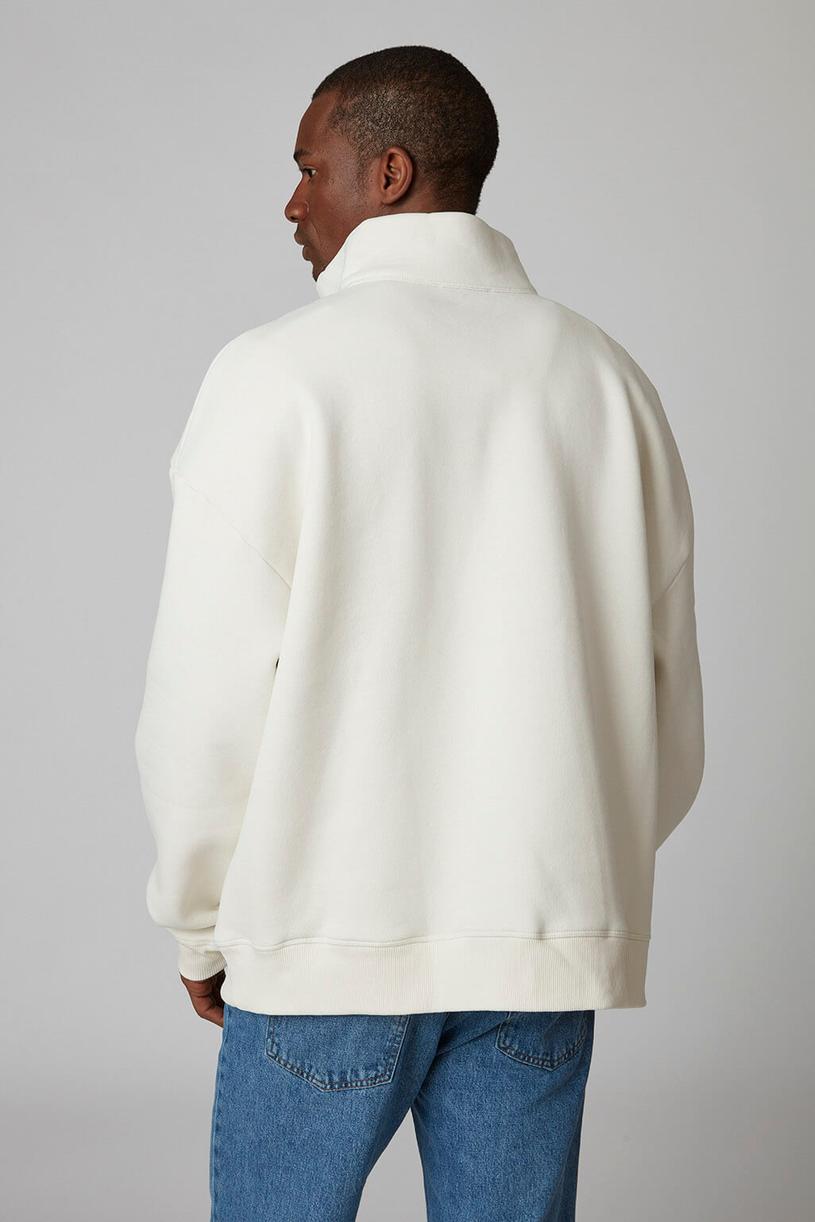 Beyaz Dik Yaka Oversize Sweatshirt