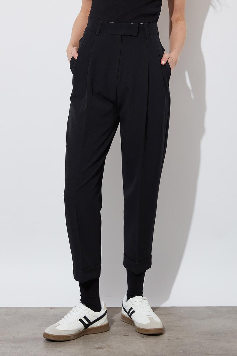 Black Pleated Carrot Fit Pants