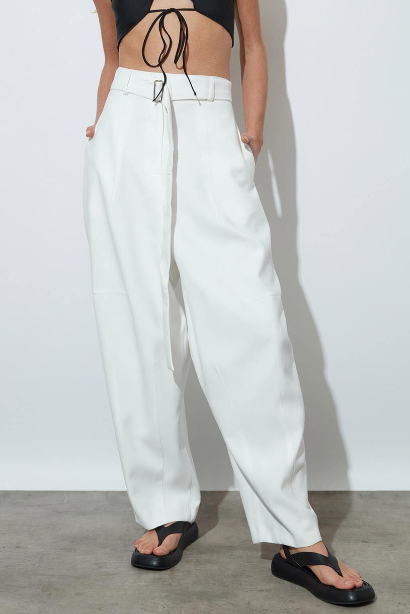 White Baloon Fit Pants With Belt