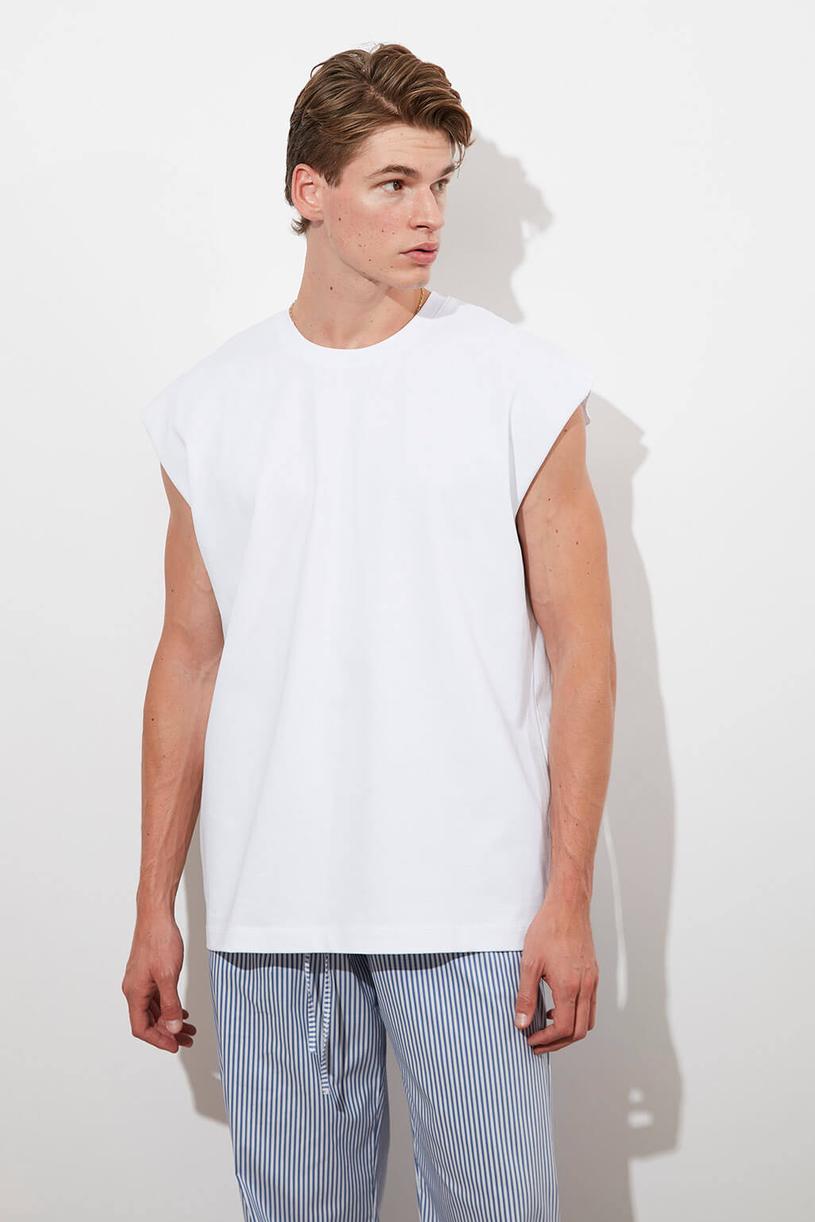 White Sleeveless Oversize Tshirt
