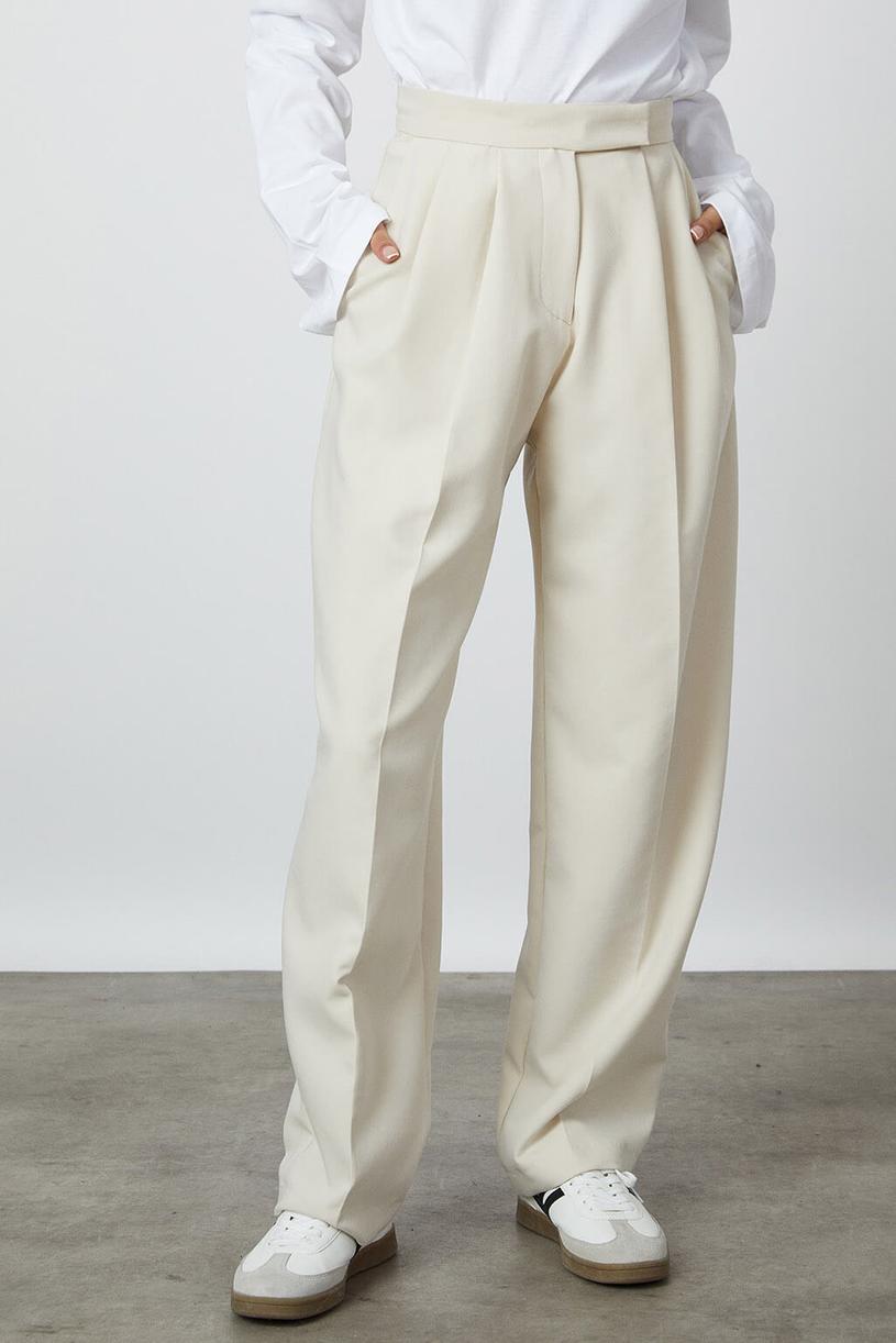 Cream Two Pleated Baloon Pants