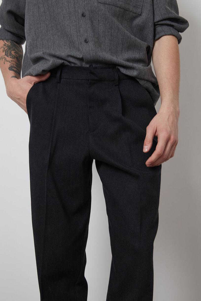 Black Pleated Slim Pants