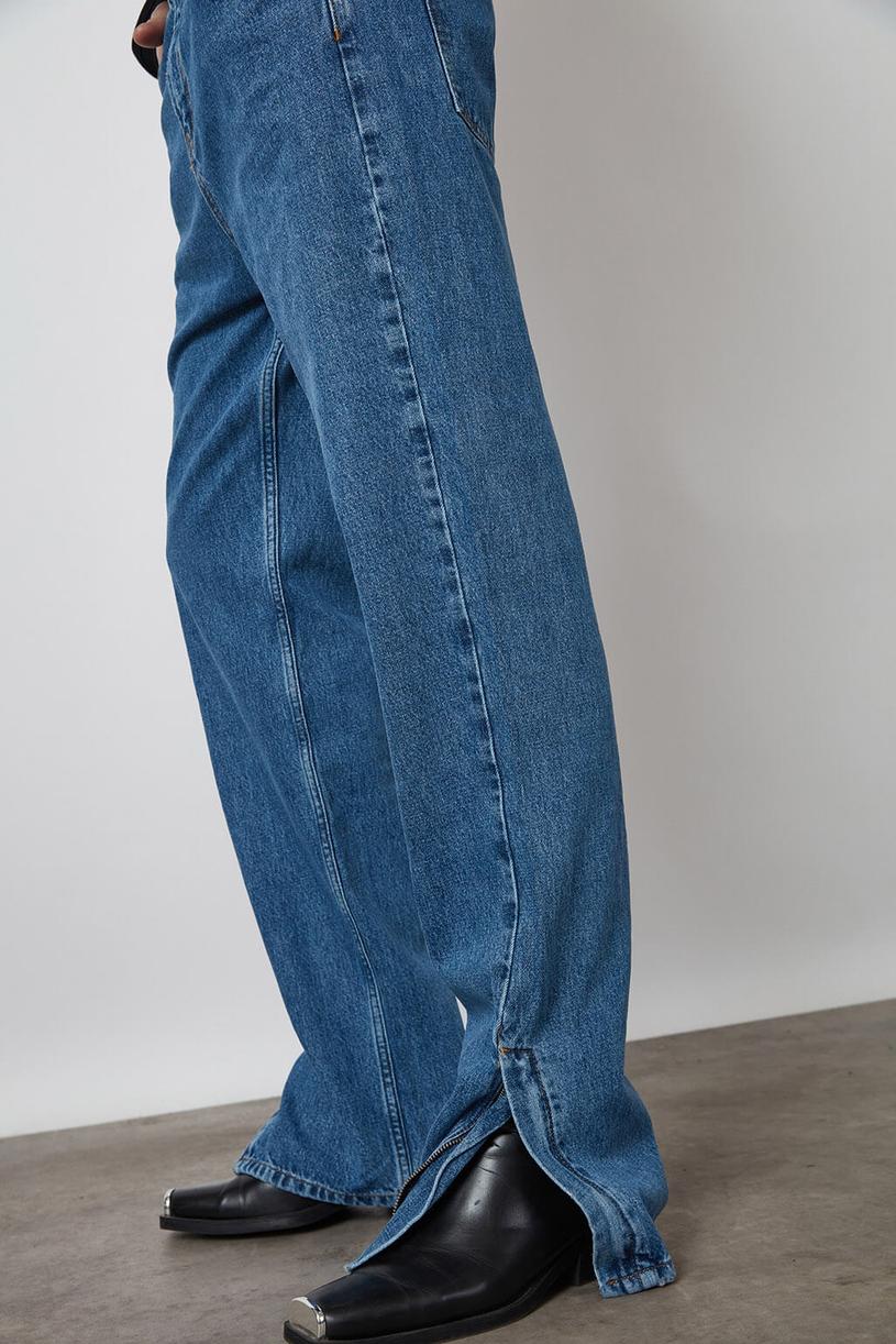 Blue Zip Detailed Relaxed Jean