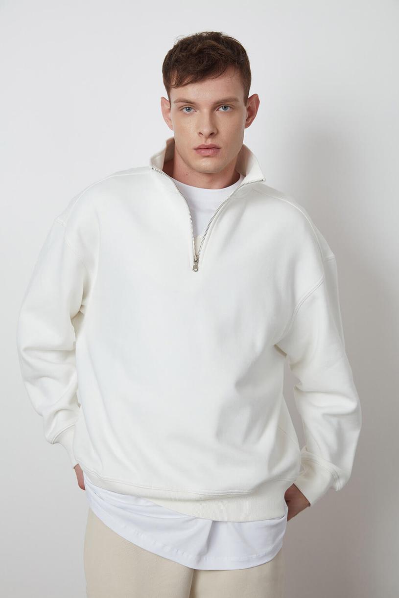 White High Neck Oversize Sweatshirt With Zip