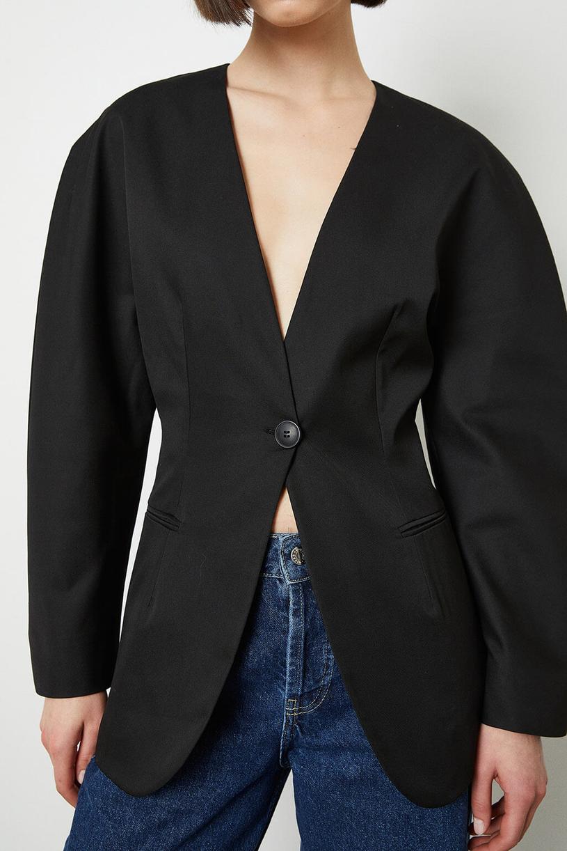 Black One Buttoned Fit Blazer